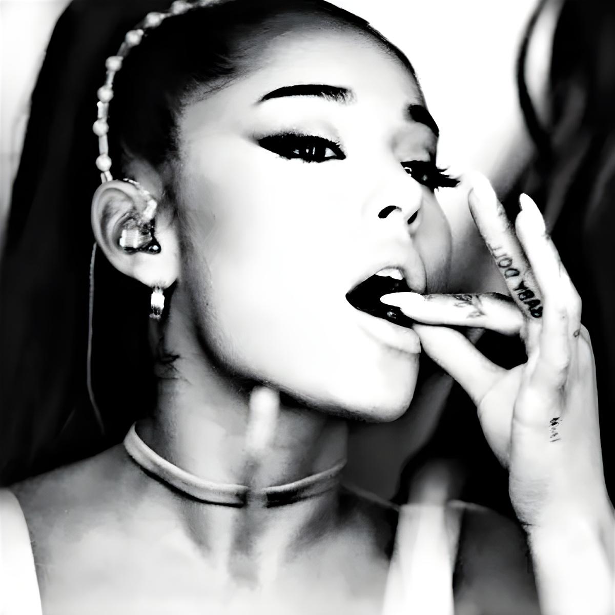 Ariana Grande Glamorous Black And White PNG Ariana Grande Glamorous Black And White PNG